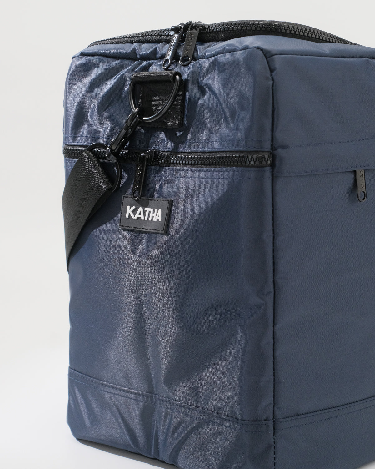 Katha Duffle v4 'Narwhal'